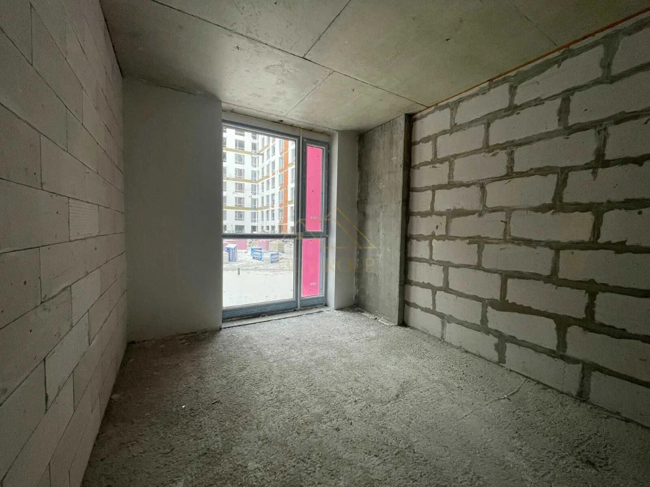 Apartment for Sale Near the Lake