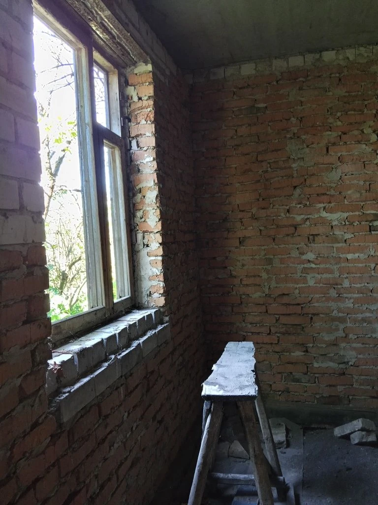 Земельна ділянка з будинком