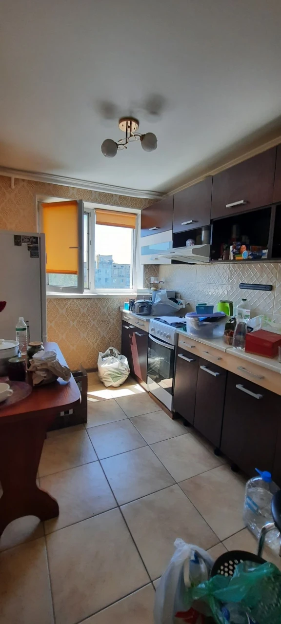 Продаж 3-кімнатної квартири на вулиці Мировому.