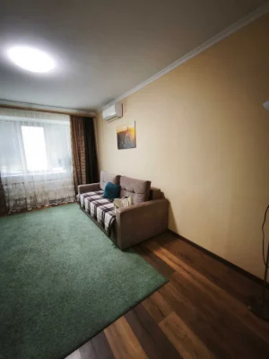 3-room apartment with full renovation, furniture, appliances. Fantastic view.
