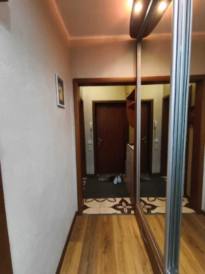 3-room apartment with full renovation, furniture, appliances. Fantastic view.