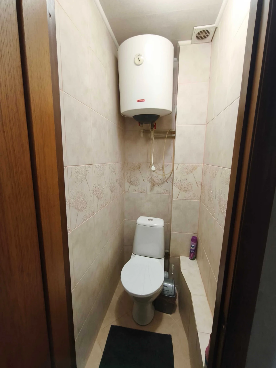3-room apartment with full renovation, furniture, appliances. Fantastic view.
