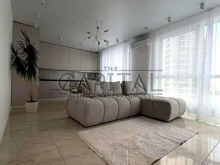 Apartment. Zarechnaya st., Kyiv