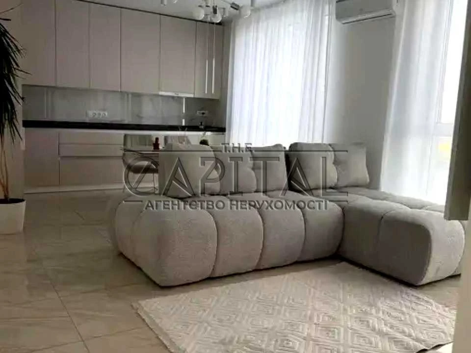 Apartment. Zarechnaya st., Kyiv