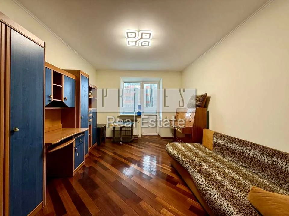 Apartment. Verkhovna Rada Blvd, Kyiv