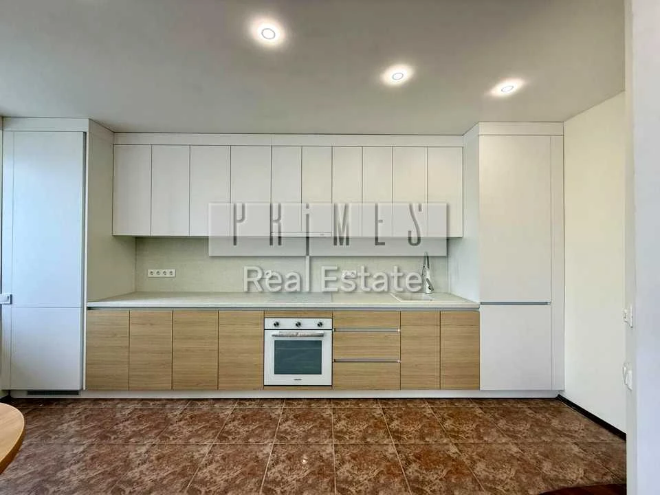 Apartment. Verkhovna Rada Blvd, Kyiv