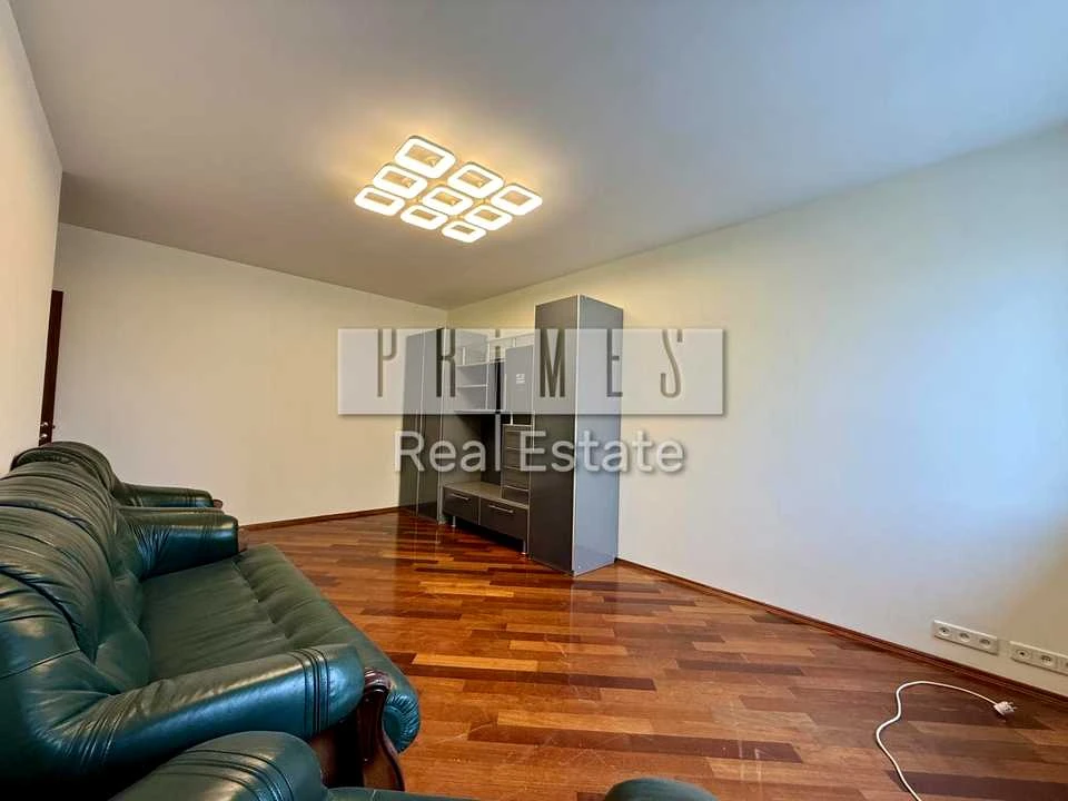 Apartment. Verkhovna Rada Blvd, Kyiv