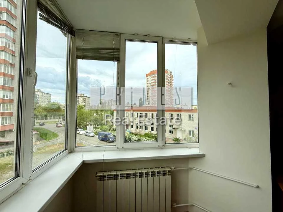 Apartment. Verkhovna Rada Blvd, Kyiv