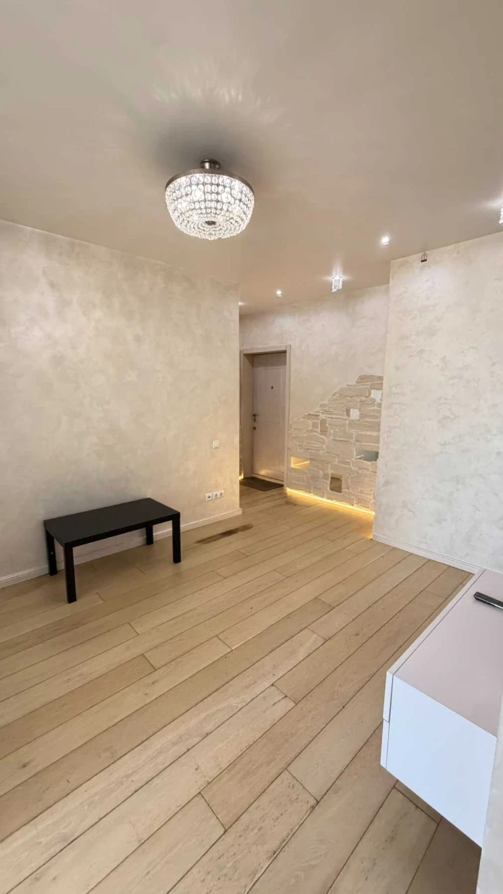 Spacious and Cozy 1-Bedroom Apartment in "Comfort Town" Residence, 41