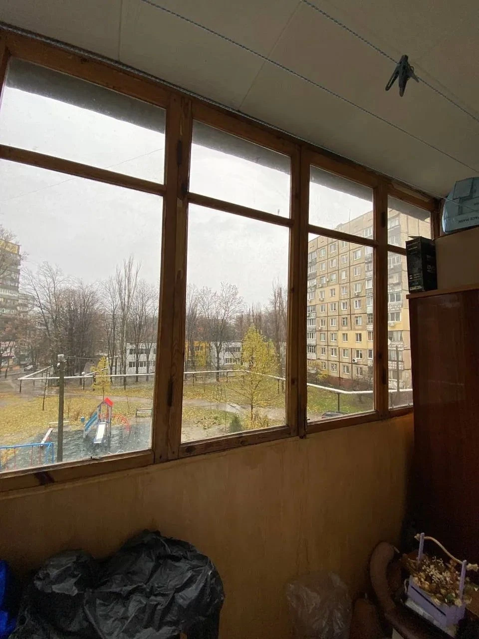 For sale 3-room apartment in Toполь residential area, brick house