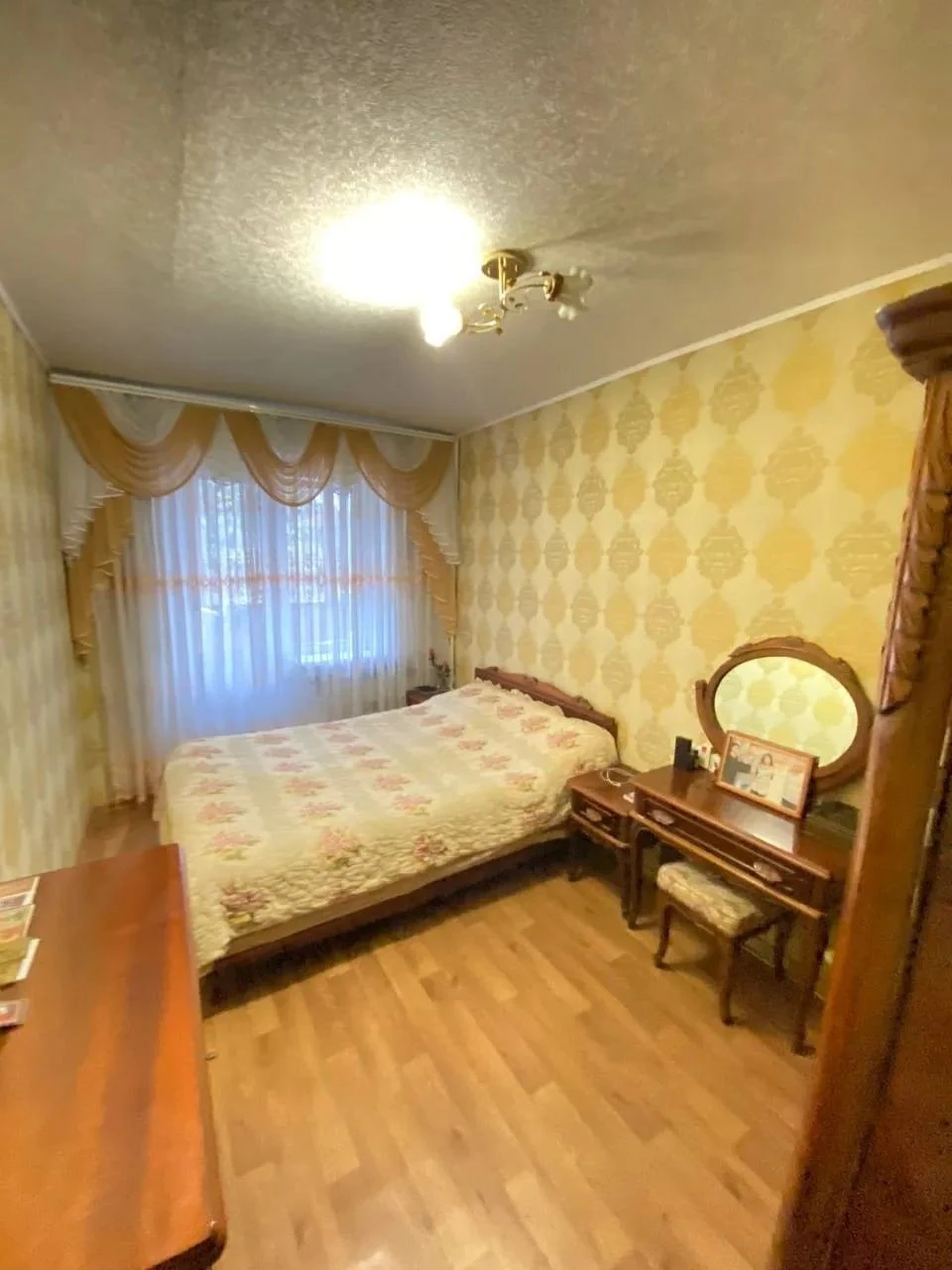 For sale 3-room apartment in Toполь residential area, brick house