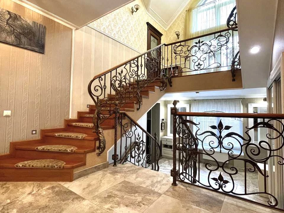 House. Kyiv, Sadova 6