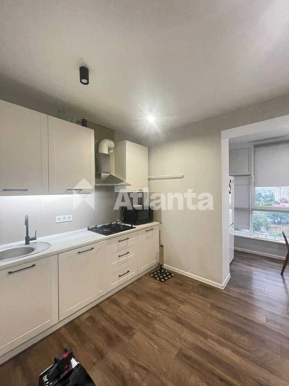 Apartment, 1 room, renovated, individual heating, brick