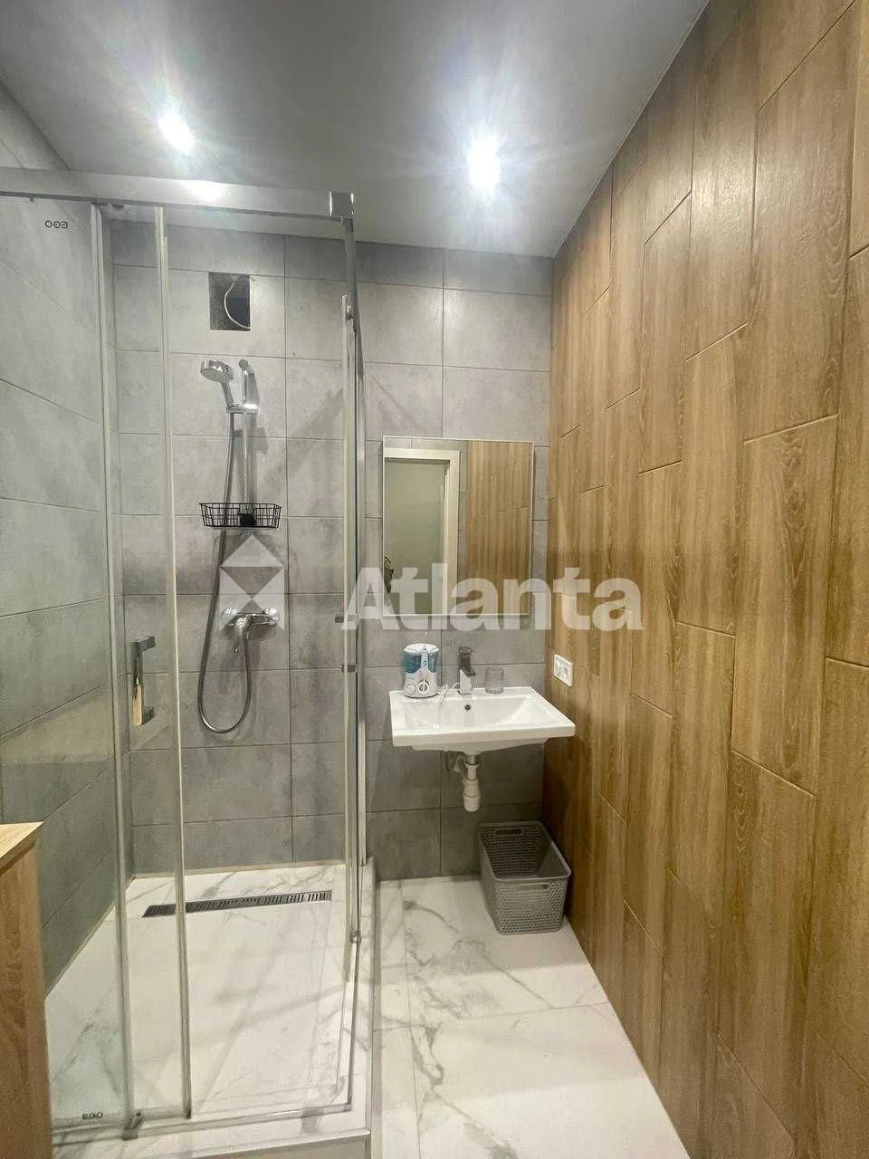 Apartment, 1 room, renovated, individual heating, brick