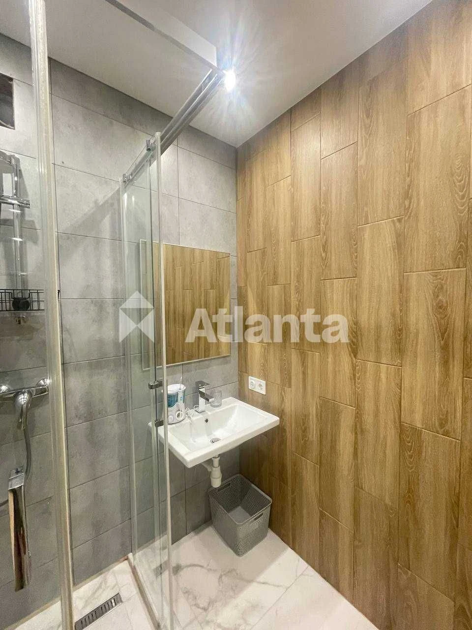 Apartment, 1 room, renovated, individual heating, brick