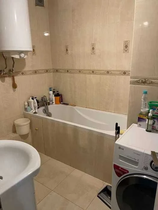 Selling a 3-room apartment in the New Houses of Kharkiv Divisions, Army