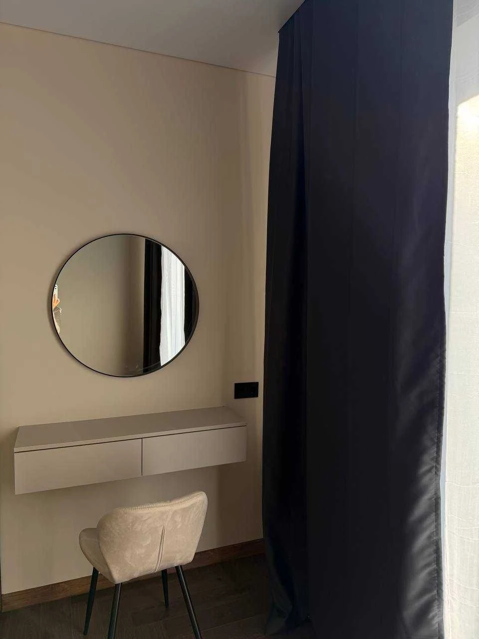 1-bedroom 43 sq m with new renovation and balcony in new building,