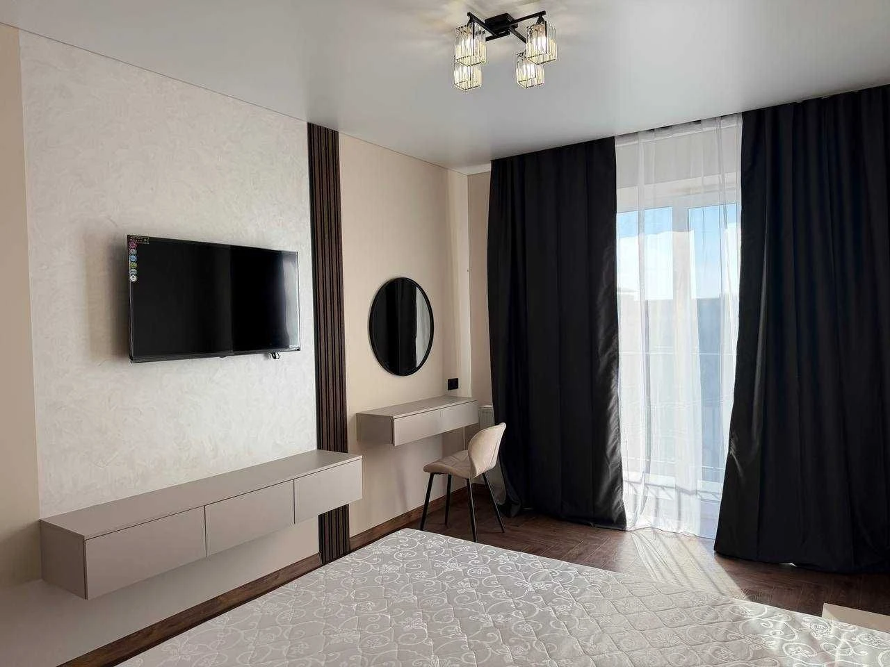 1-bedroom 43 sq m with new renovation and balcony in new building,