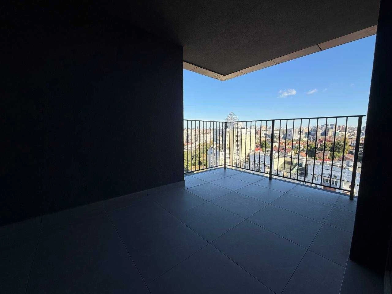Exclusive! 128 sq m 3-bedroom apartment with an open terrace in City Hub complex, Mol.