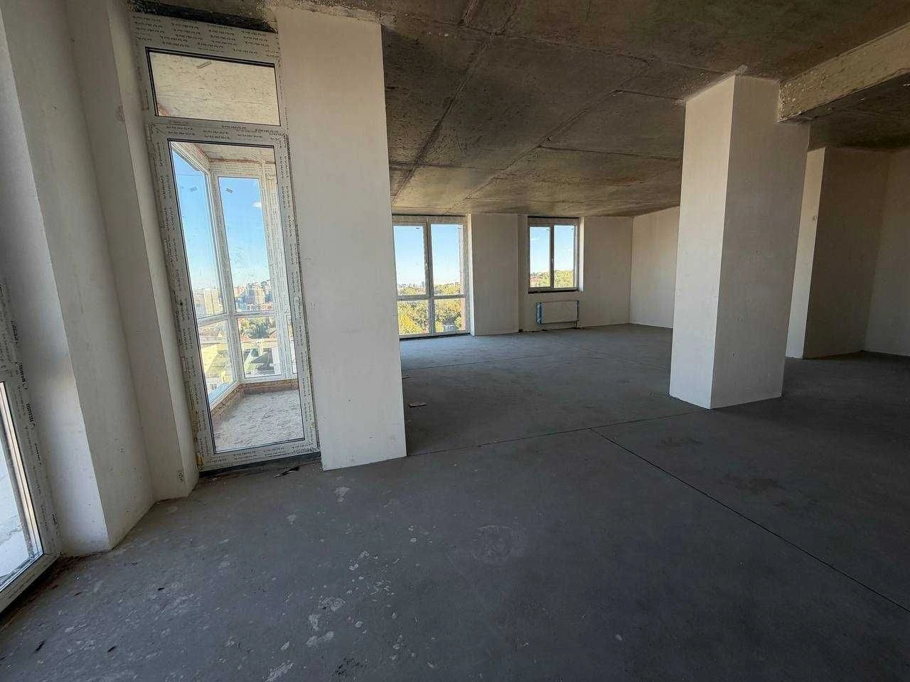 Exclusive! 128 sq m 3-bedroom apartment with an open terrace in City Hub complex, Mol.