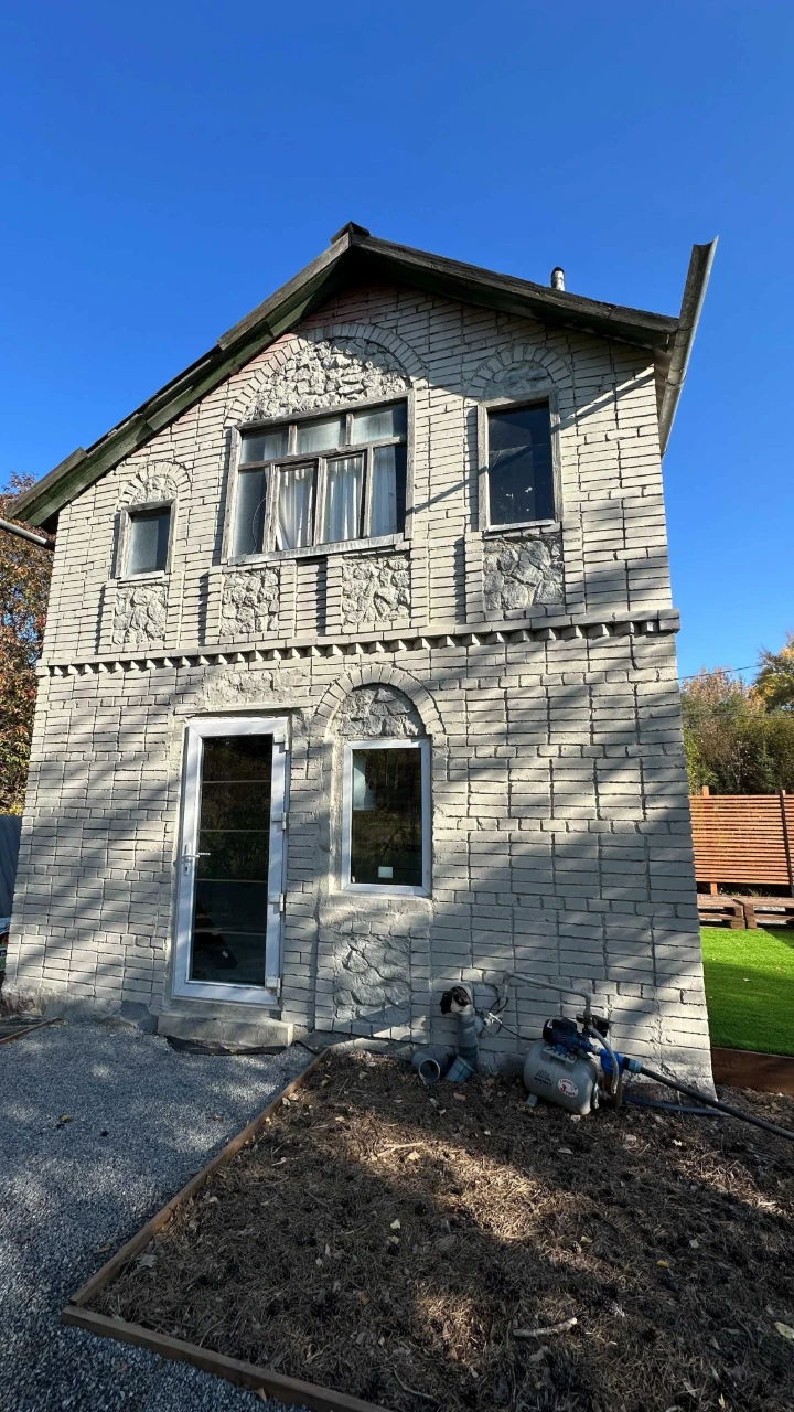 Country house near the forest, village of Izhakivka, 12 acres, with a good house WITHOUT