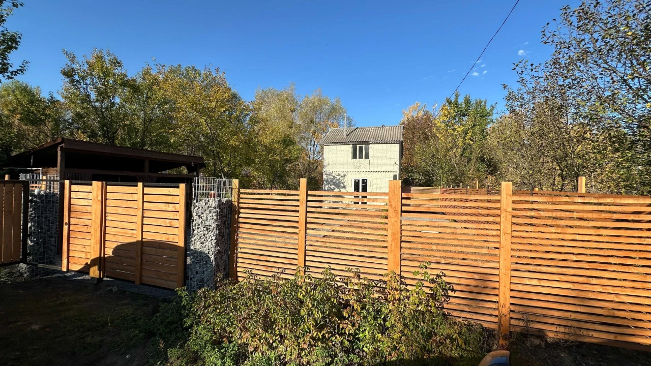 Country house near the forest, village of Izhakivka, 12 acres, with a good house WITHOUT