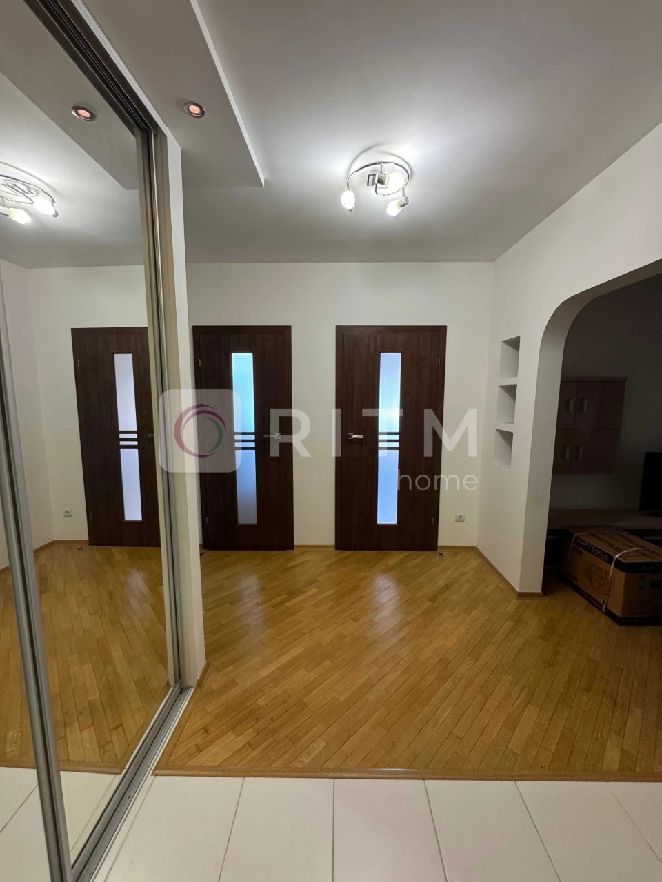 Sale of a 3-room apartment.