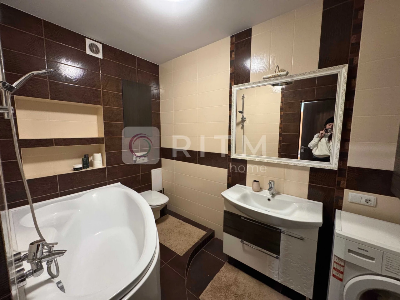 Sale of a 3-room apartment.