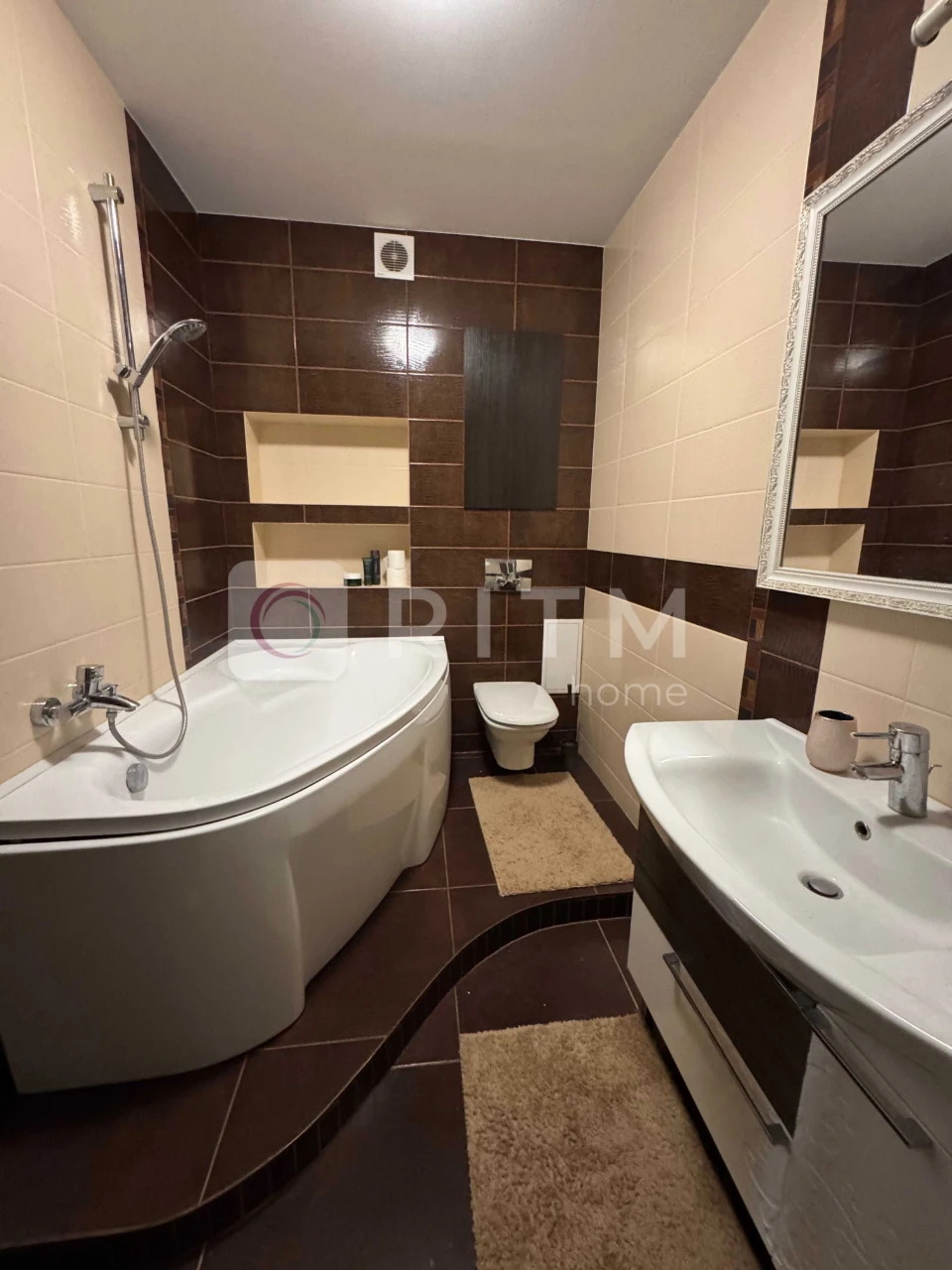 Sale of a 3-room apartment.