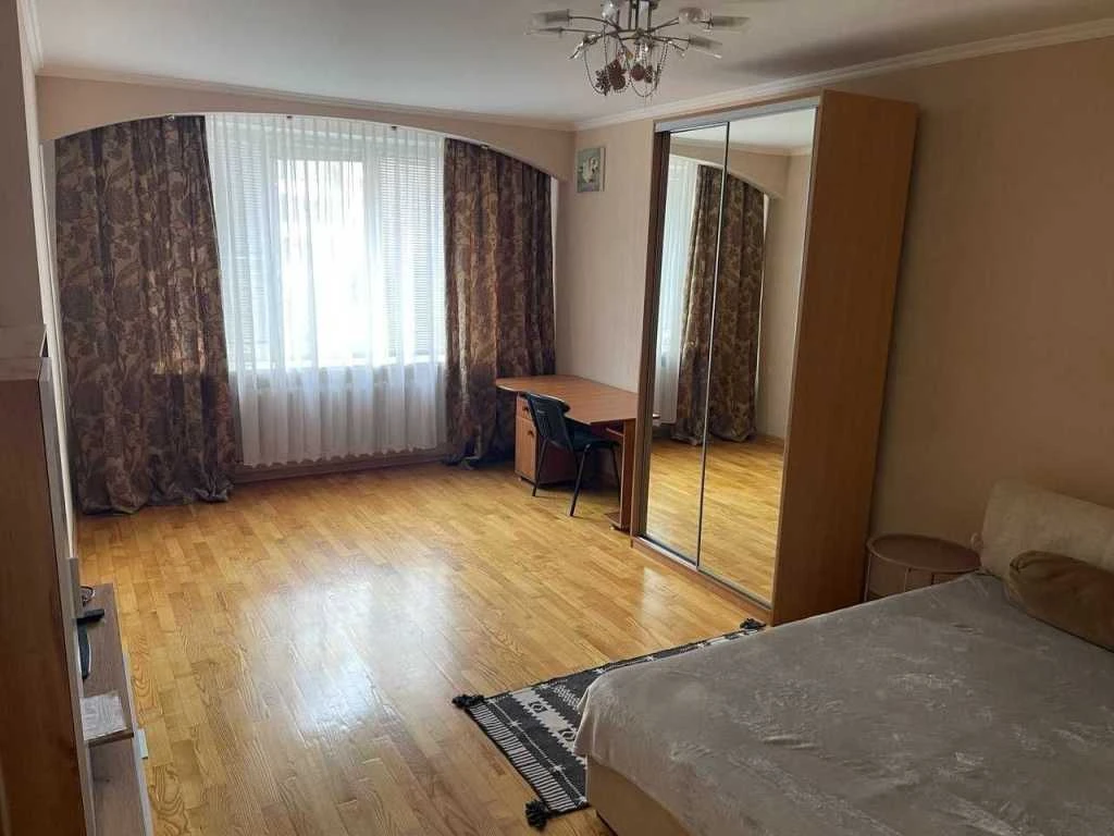 Сдается 1-комнатная квартира 58 м², улица Вячеслава Черновола,
