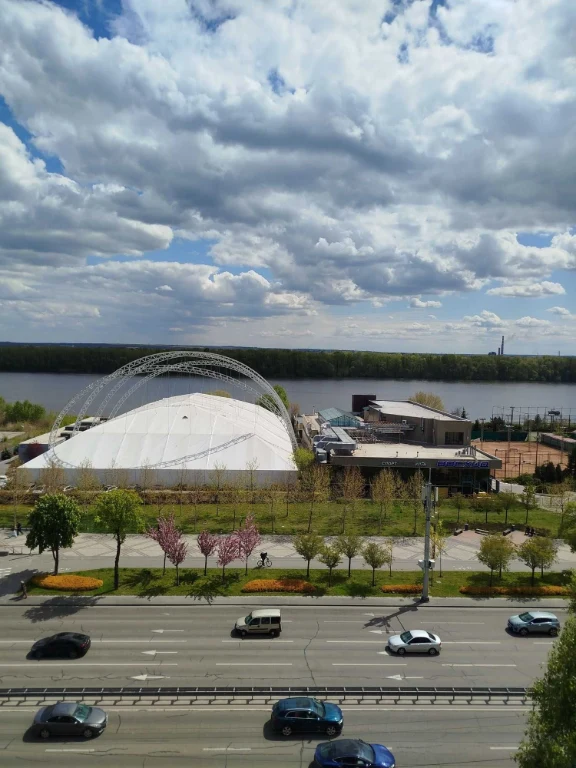 For Sale 2 Bedroom Apartment on Peremoga 2, Panoramic View, Two-Sided