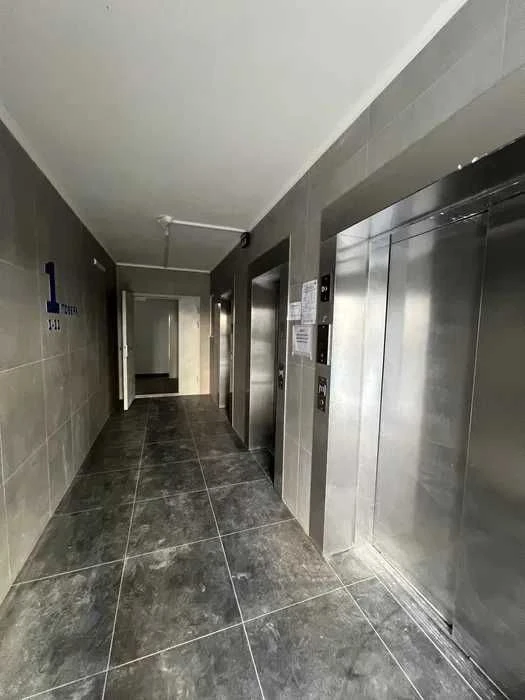Apartment in Patriotika First, "Sinivir" building