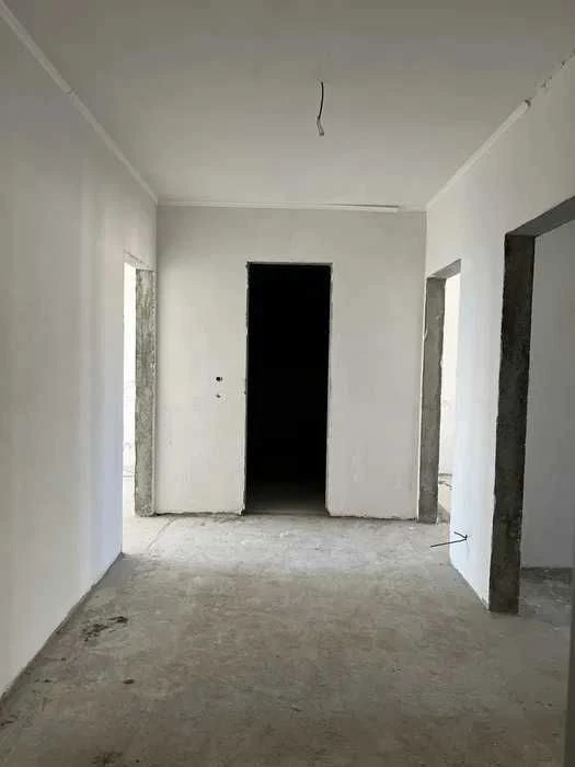 Apartment in Patriotika First, "Sinivir" building
