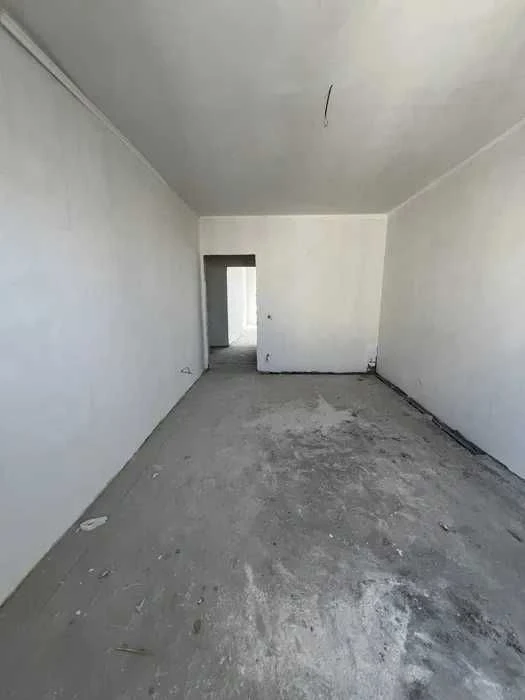 Apartment in Patriotika First, "Sinivir" building