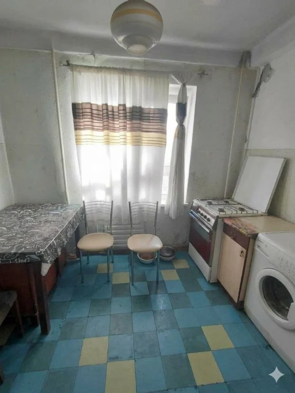 Apartment for sale in Khortytsia district.
