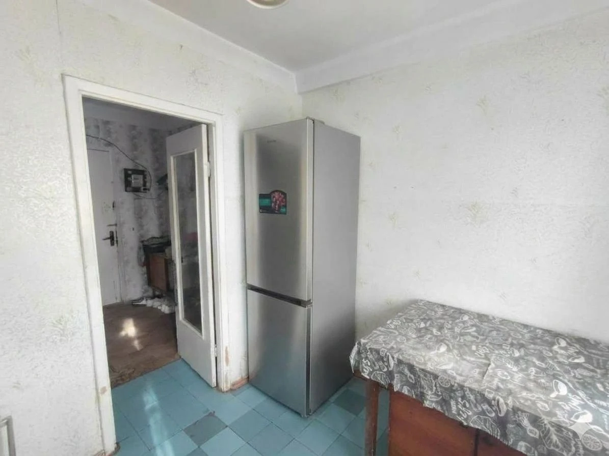 Apartment for sale in Khortytsia district.