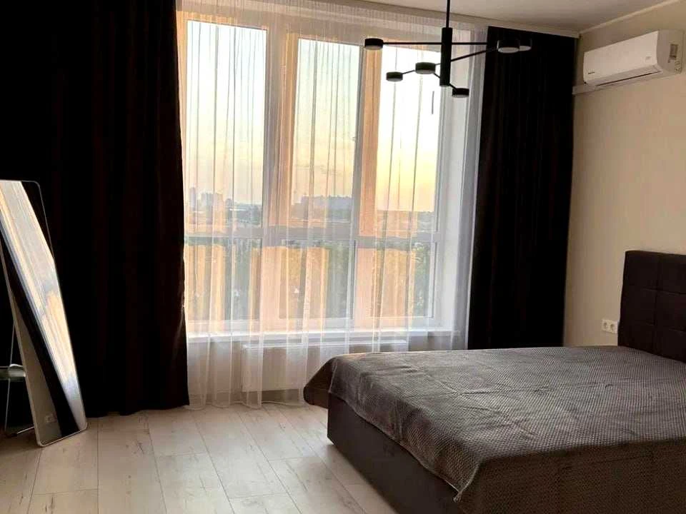 Apartment. Akademika Zabolotnogo Street, Kyiv