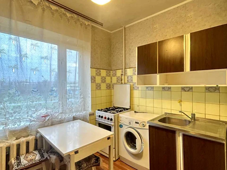 Квартира. Йорданська вул., Киев.