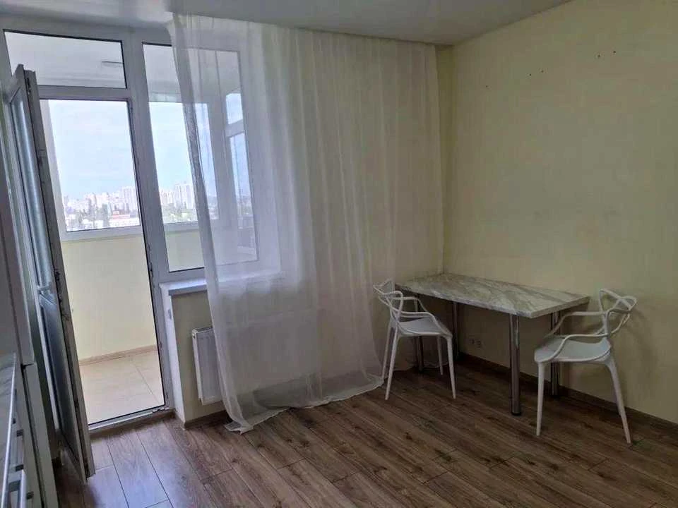 Квартира. Киев, Балтийский проспект.