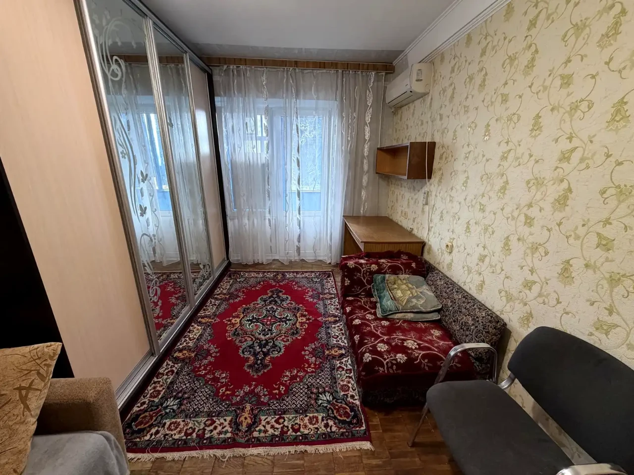 Rent 1-bedroom apartment 28 m² on 9th floor.