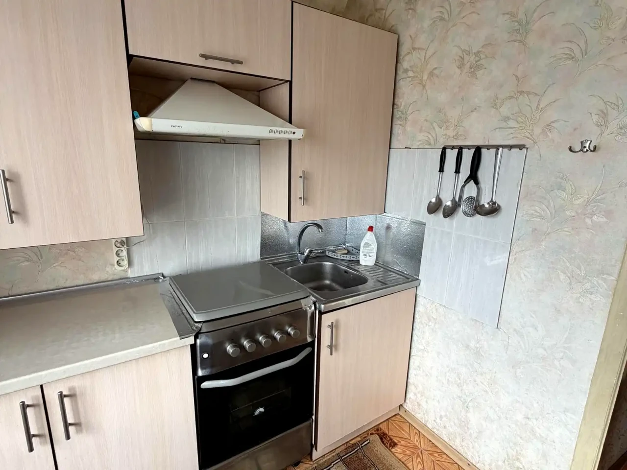 Rent 1-bedroom apartment 28 m² on 9th floor.