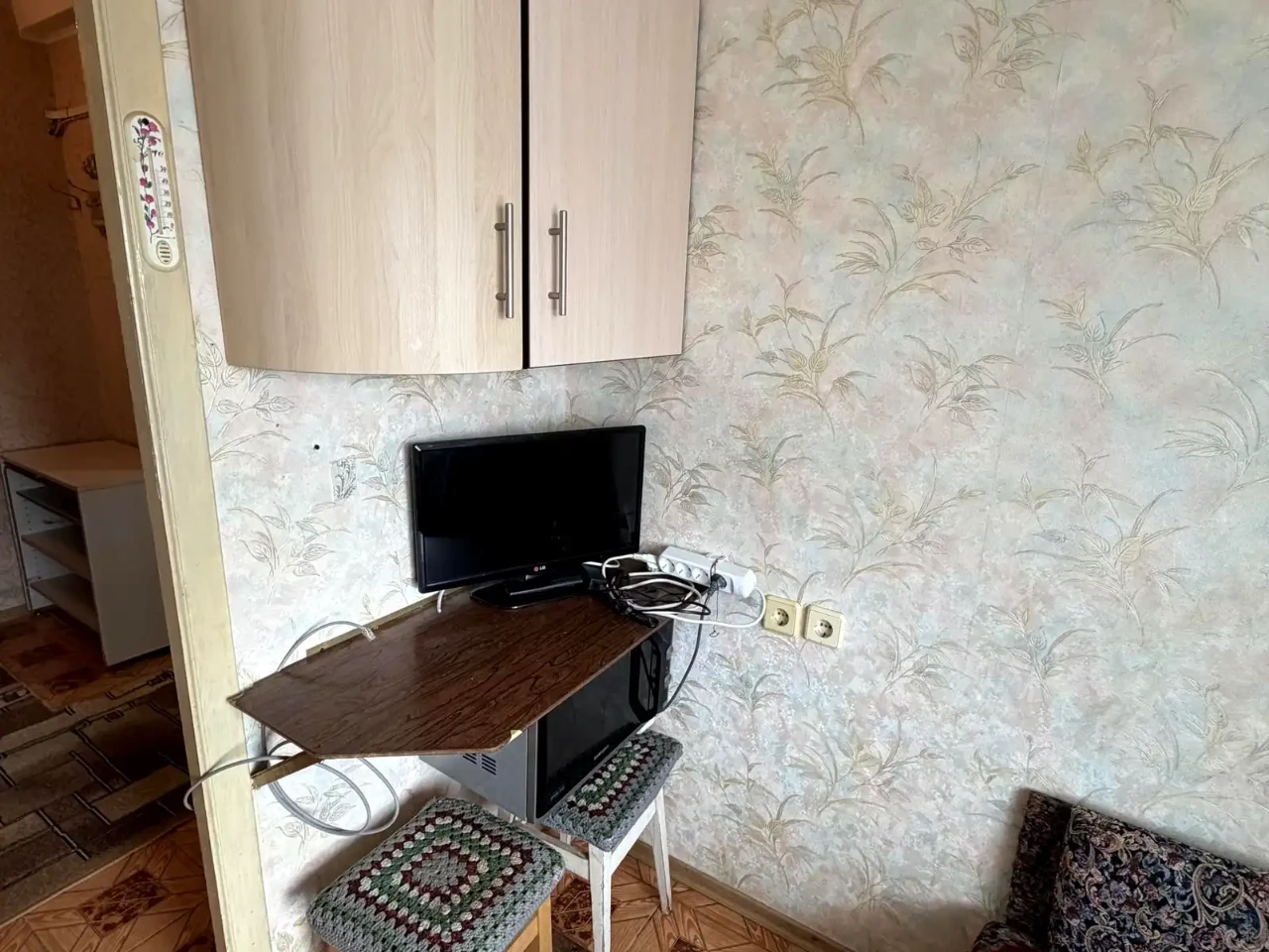Rent 1-bedroom apartment 28 m² on 9th floor.