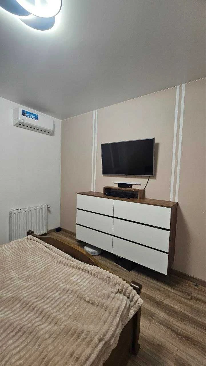 Sale of 2-room apartment on Truskavets Street