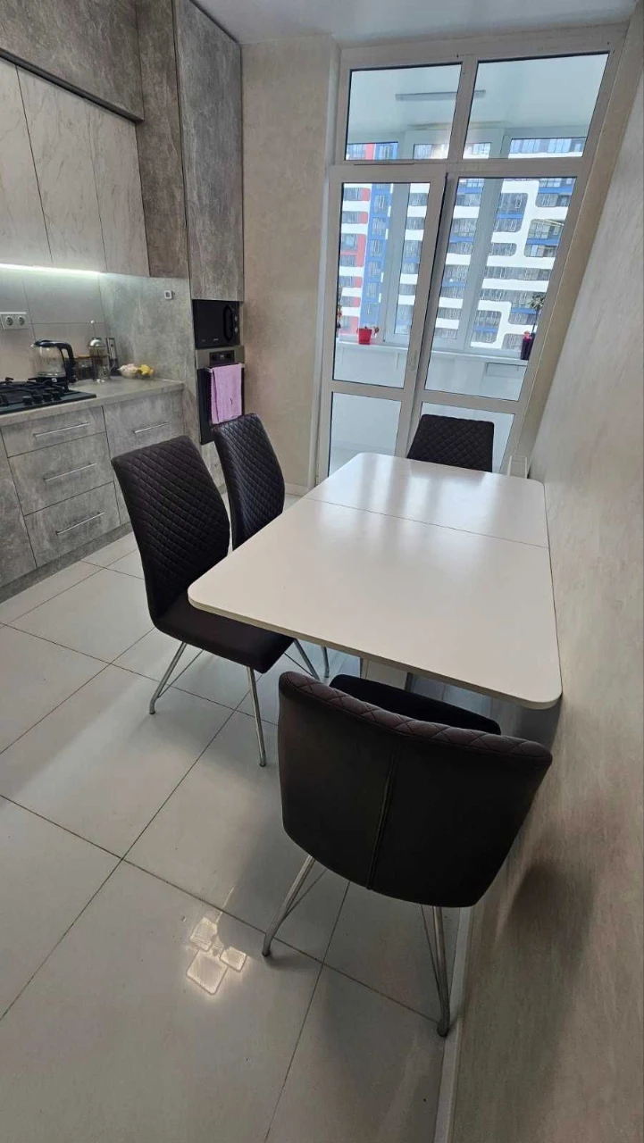 Sale of 2-room apartment on Truskavets Street
