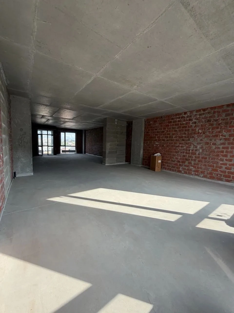 For Sale: 3-bedroom apartment, Center, Geneva Residence