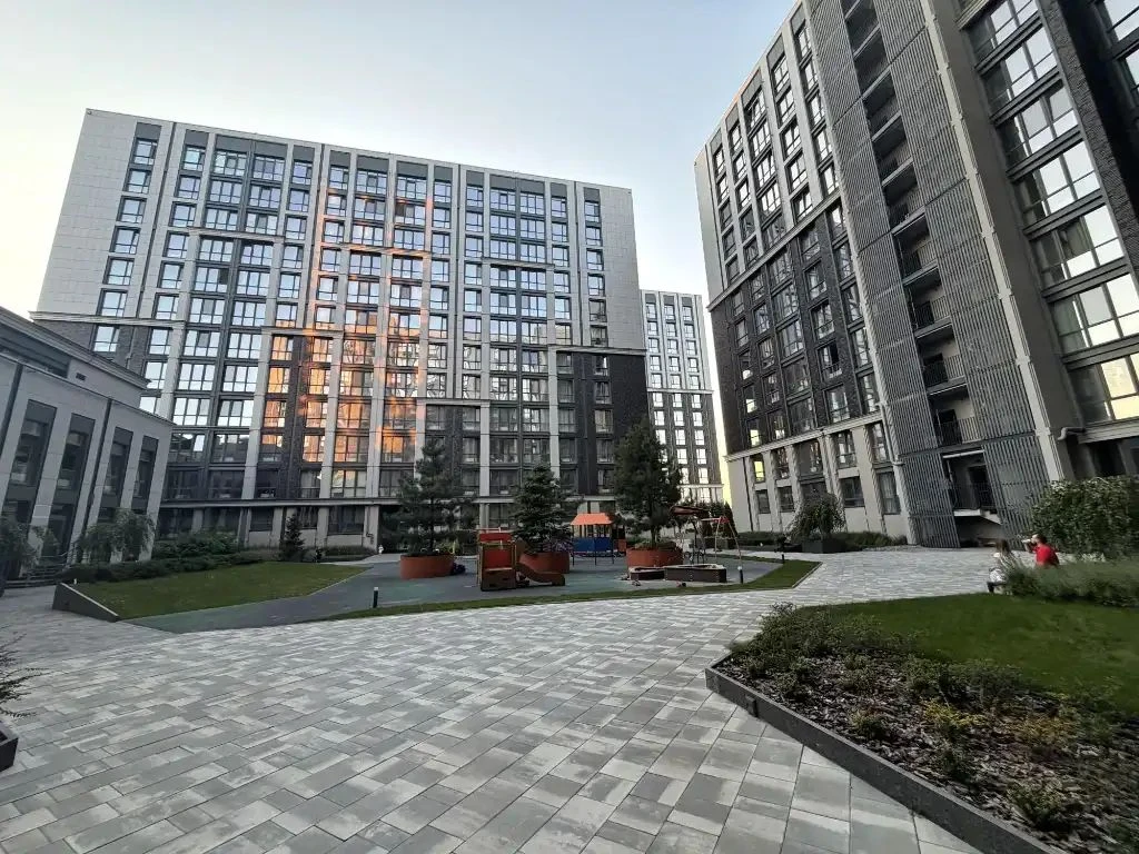 Продається 2-кімнатна квартира, Центр (Кіровський), ЖК Geneve