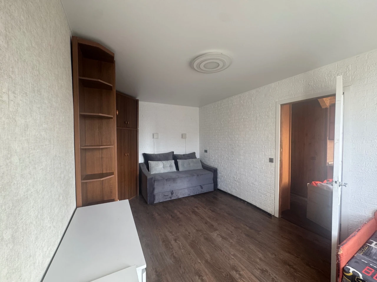 Продаж 1к з ремонтом Симиренка 22 Борщагівка. Є газ!