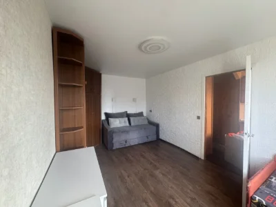 Продаж 1к з ремонтом Симиренка 22 Борщагівка. Є газ!