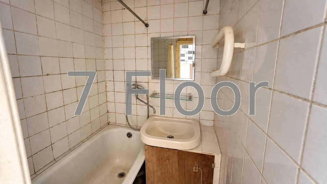 Three-room apartment on Akademika Koroleva Prospect, Novobychi