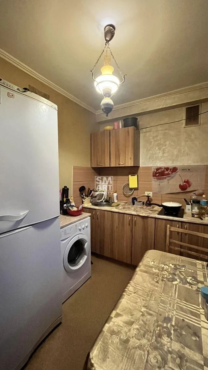 Продам 2-к квартиру 46м2. вул. Привокзальна, 8. 40000 $